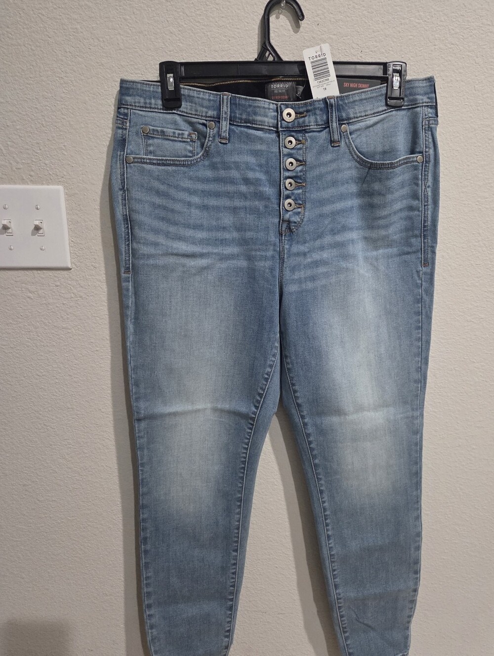 Torrid Sky High Bombshell Skinny Light Blue Skinny Button-Fly Jeans NWT